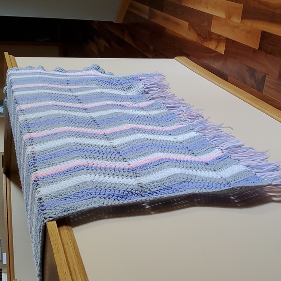 Like New Vintage Hand Crocheted Baby Blanket/Afghan,Gray,Pink,Lilac, 60"×52",EUC - Picture 3 of 8